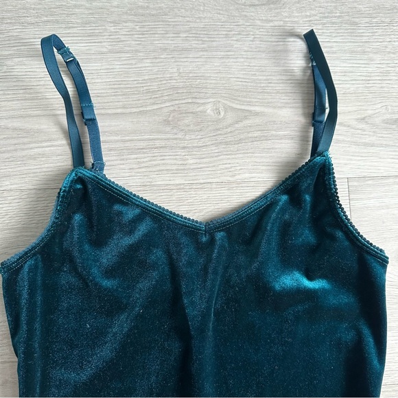 Garage Velvet Cami - Picture 2 of 4